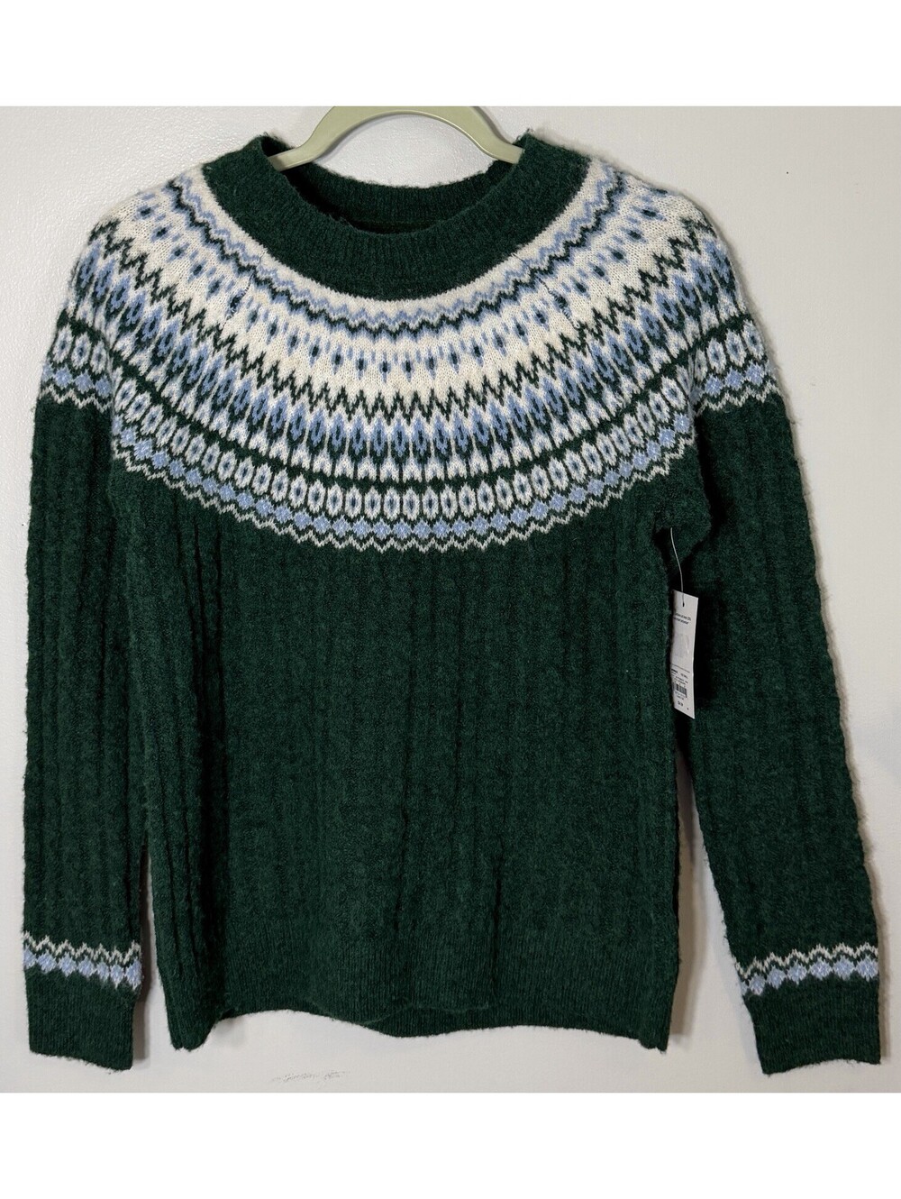 NWT Croft & Barrow Women’s Small Green Fair Isle Cable Knit Fuzzy Sweater